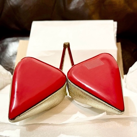 Christian Louboutin iconic ‘Iriza’ champaign gold leather 100mm EU37.5 - Picture 13 of 14